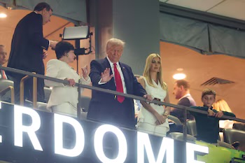 Donald Trump Fue El Primer Presidente En Ejercicio, En Asistir A Un Super Bowl En EeUu.